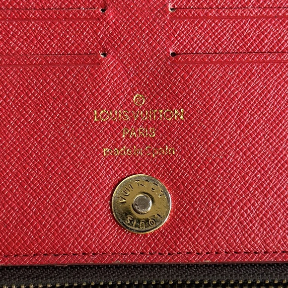 Authentic Louis Vuitton wallet - Picture 3 of 7